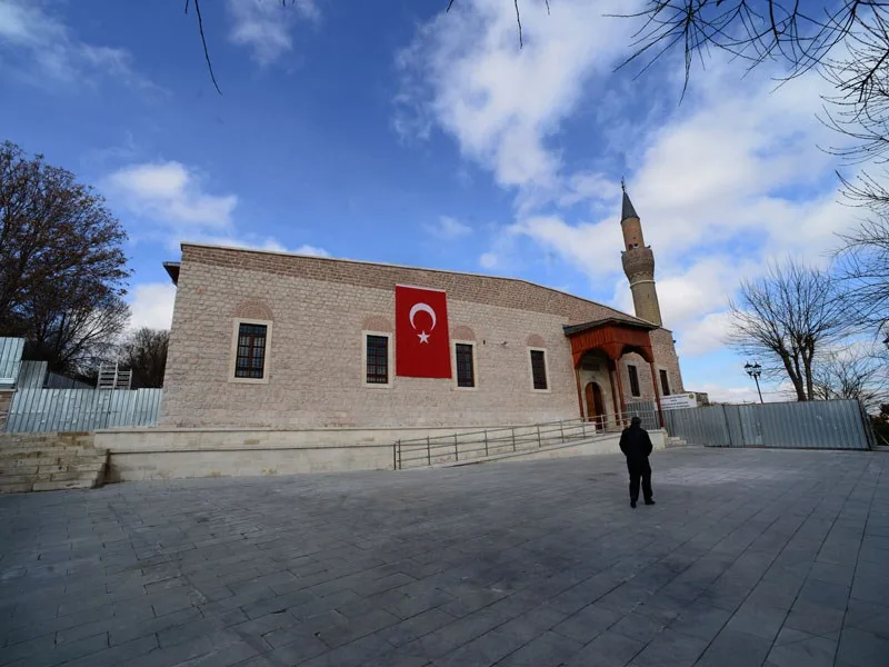 ALAADDİN KEYKUBAD CAMİ