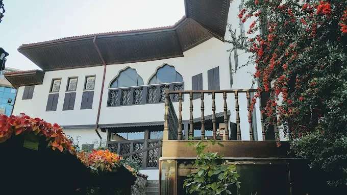 LATİFOĞLU KONAĞI
