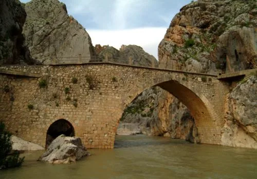 Kahta Çayı Şeytan Köprüsü ( Memlük Köprüsü)