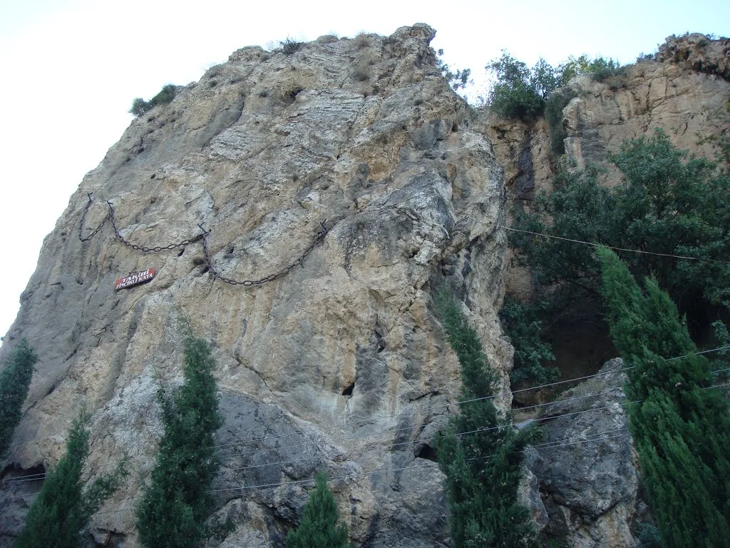 Zincirli Kaya