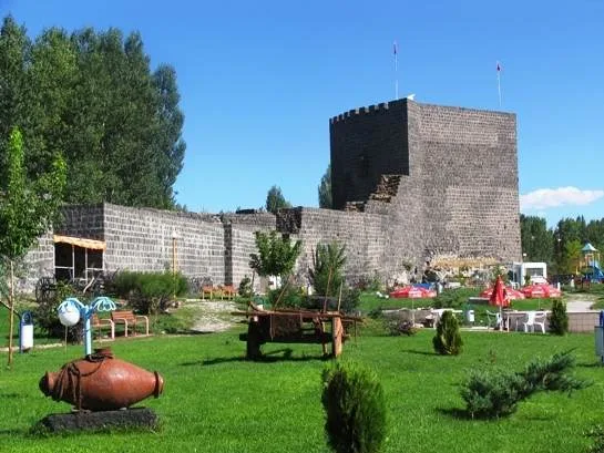 Malazgirt Kalesi