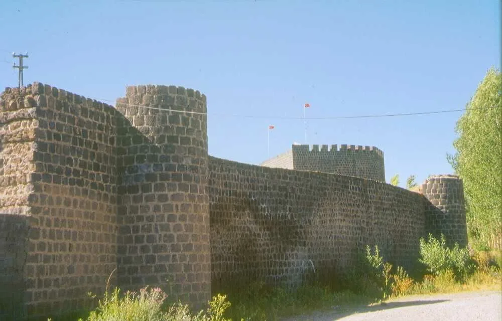 Malazgirt Kalesi