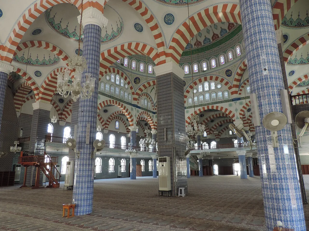 MUĞDAT CAMİİ
